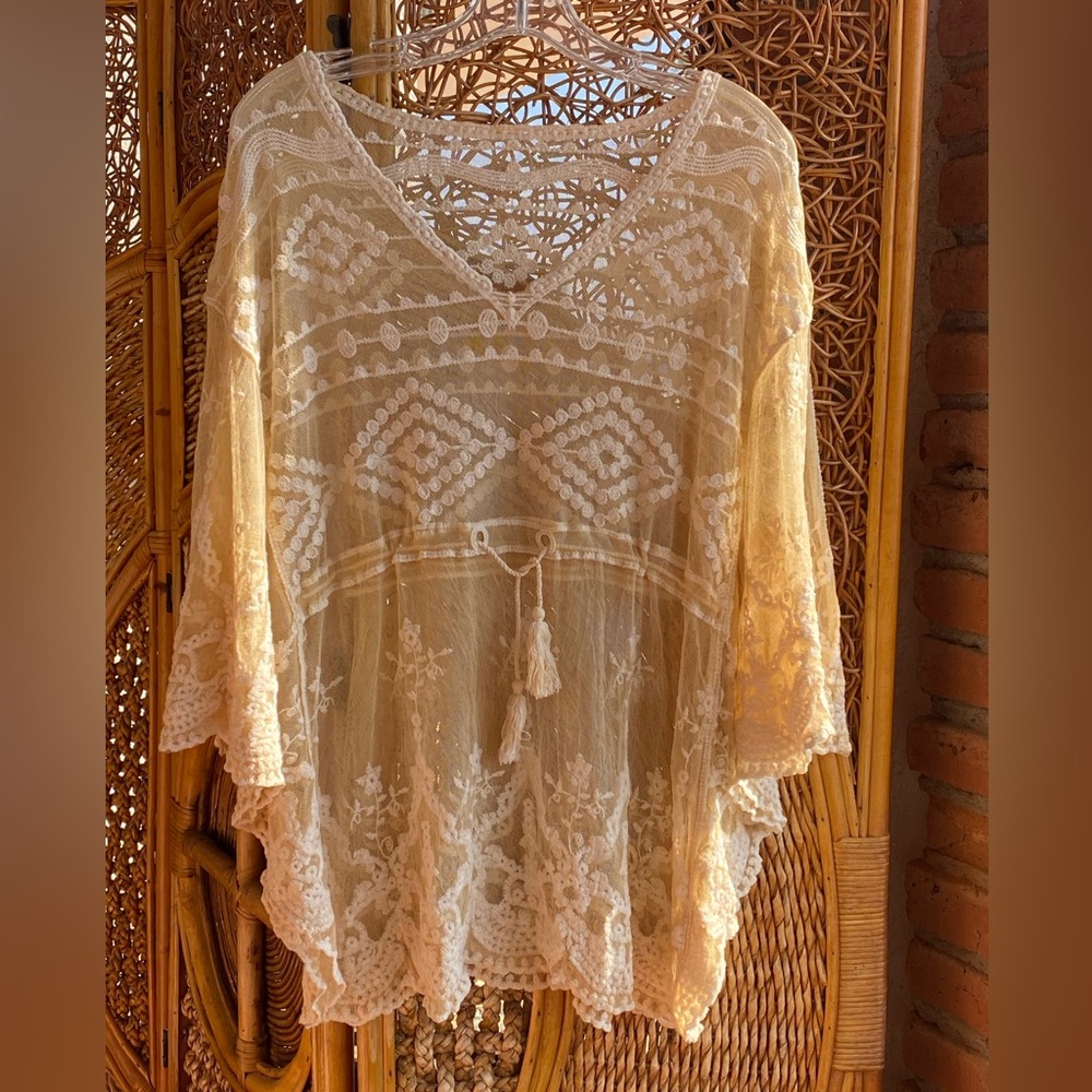 Elegant Cream Lace Women Top Coverup One Size Fits All Great Condition